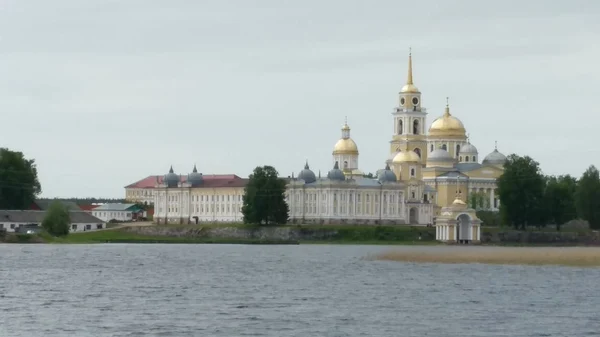 Экскурсии в монастырь Нилова Пустынь